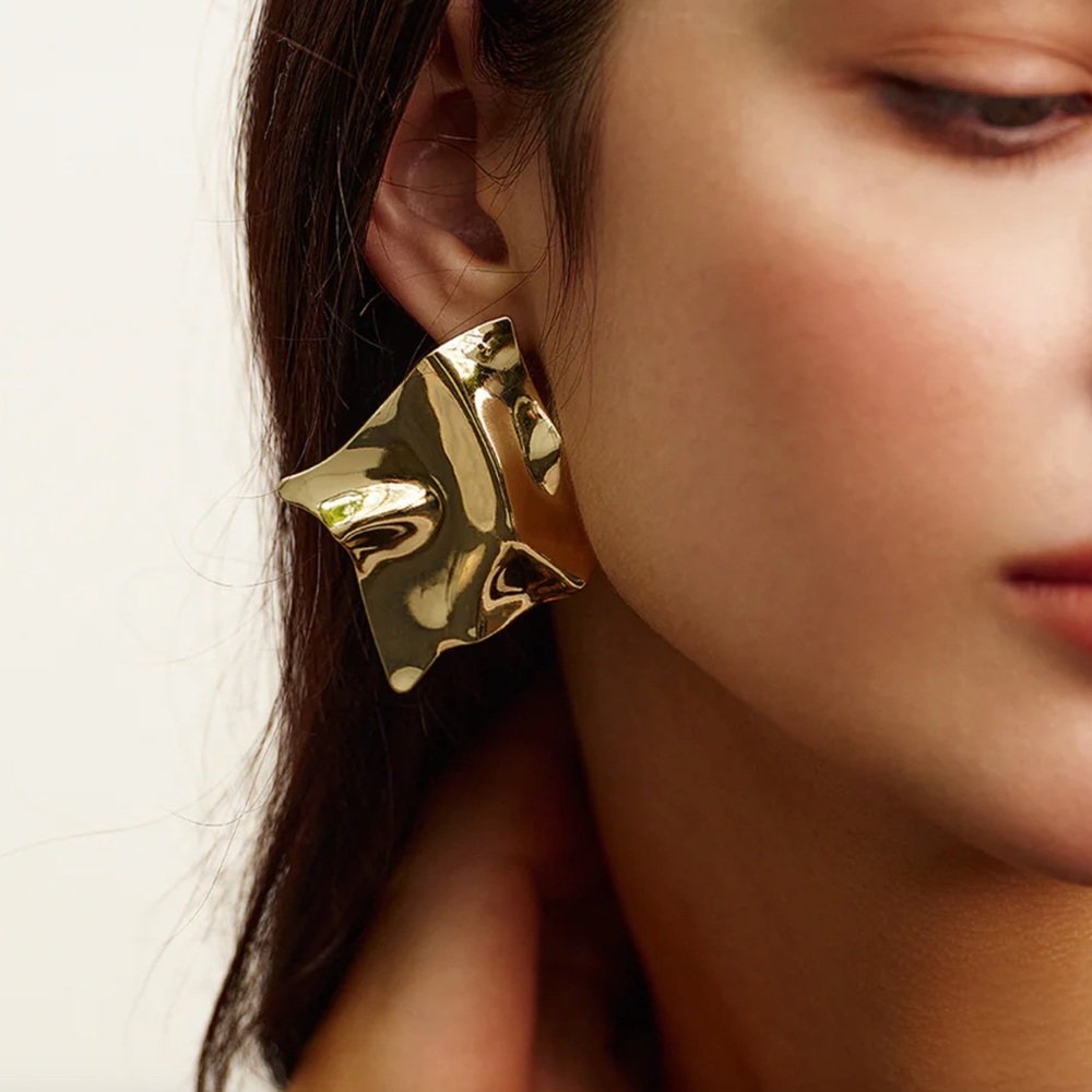Commense Minimalist‎ Pleated Stud Earrings In Gold New with Box